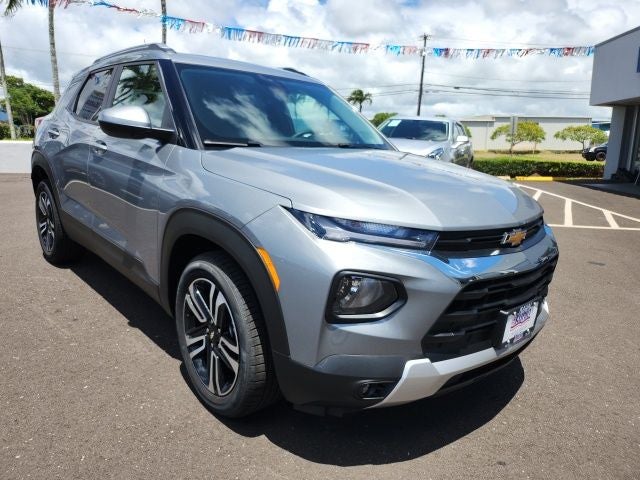 2023 Chevrolet TrailBlazer LT in Sterling Gray Metallic — front three-quarter view