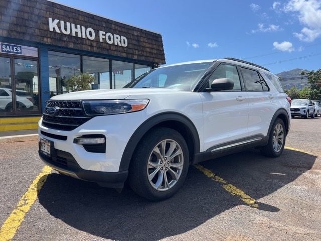 2021 Ford Explorer XLT in White Metallic — front three-quarter view